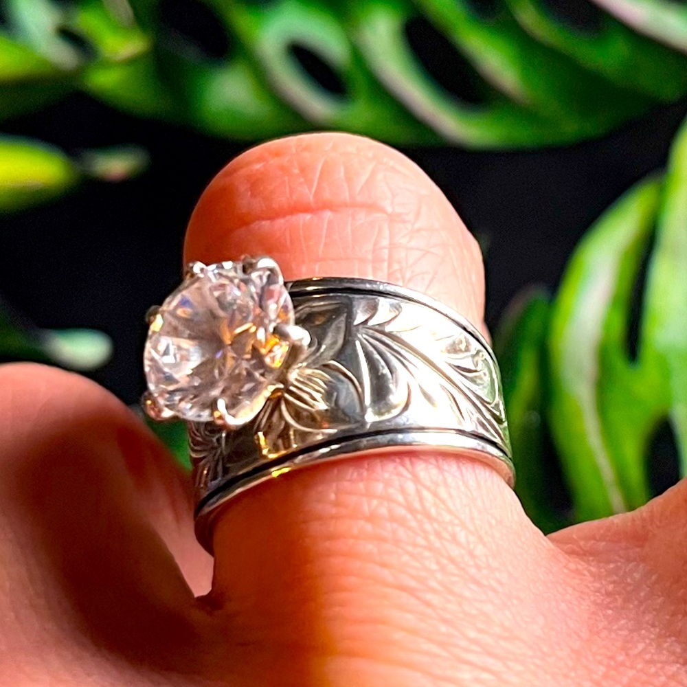 Hawaiian heirloom ring and turtle necklace bundle